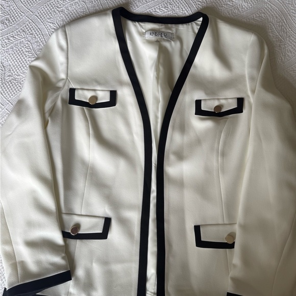 Kasper Women's Elegant Cream Blazer with Black Trim - Picture 1 of 4